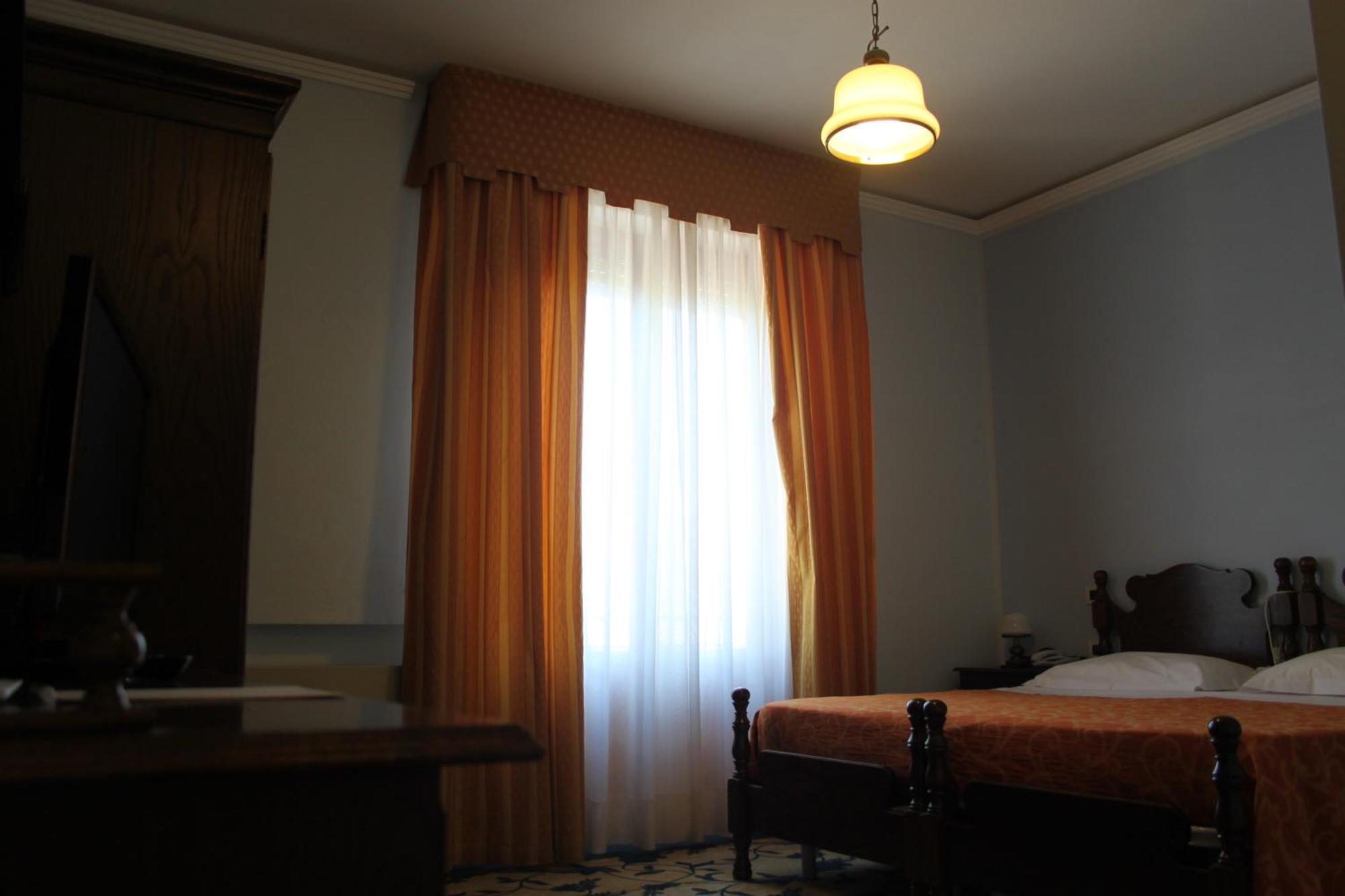 Hotel Girasole Civitanova Marche Esterno foto