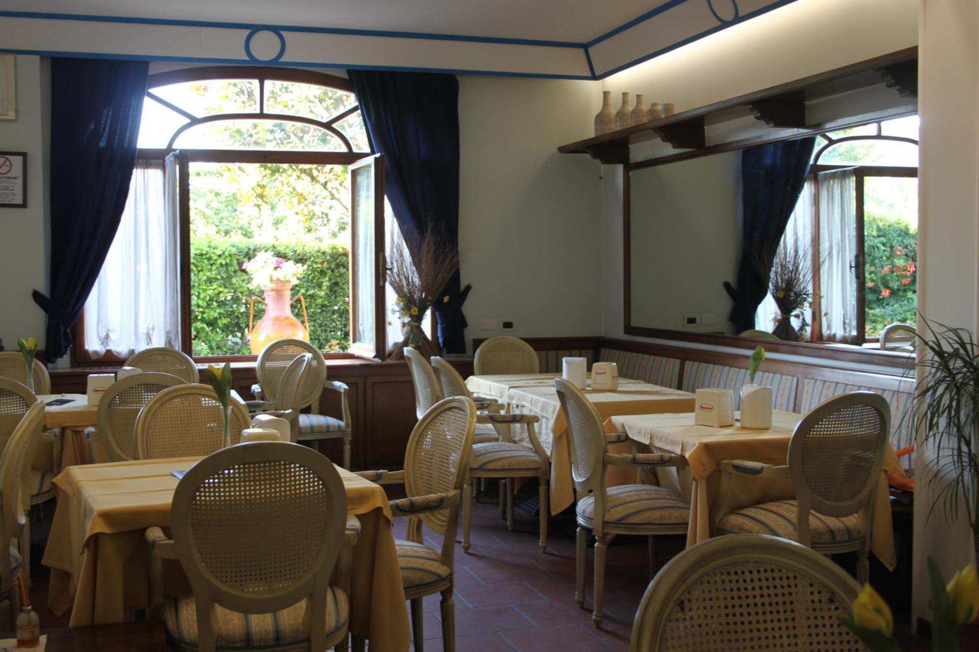 Hotel Girasole Civitanova Marche Esterno foto