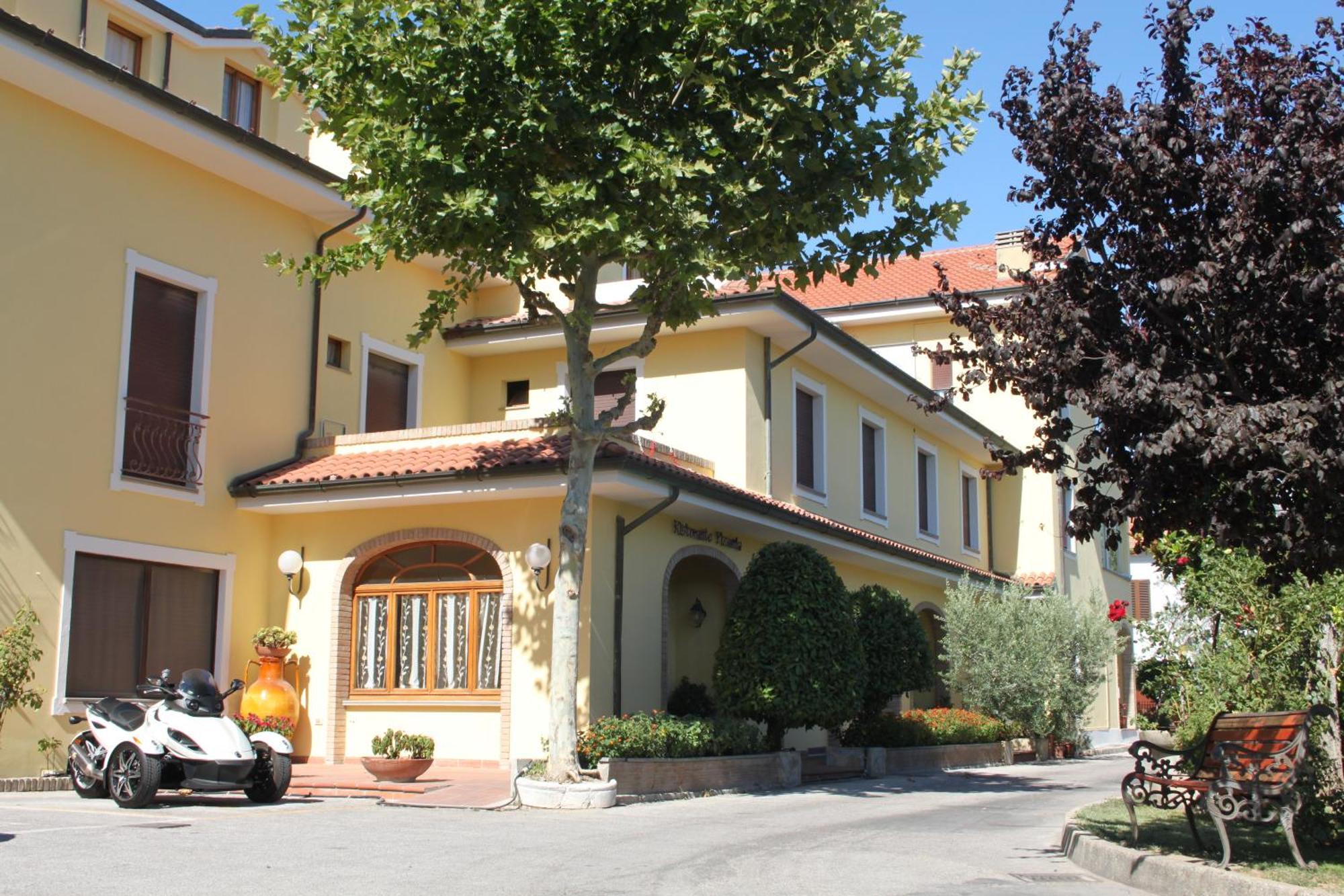 Hotel Girasole Civitanova Marche Esterno foto