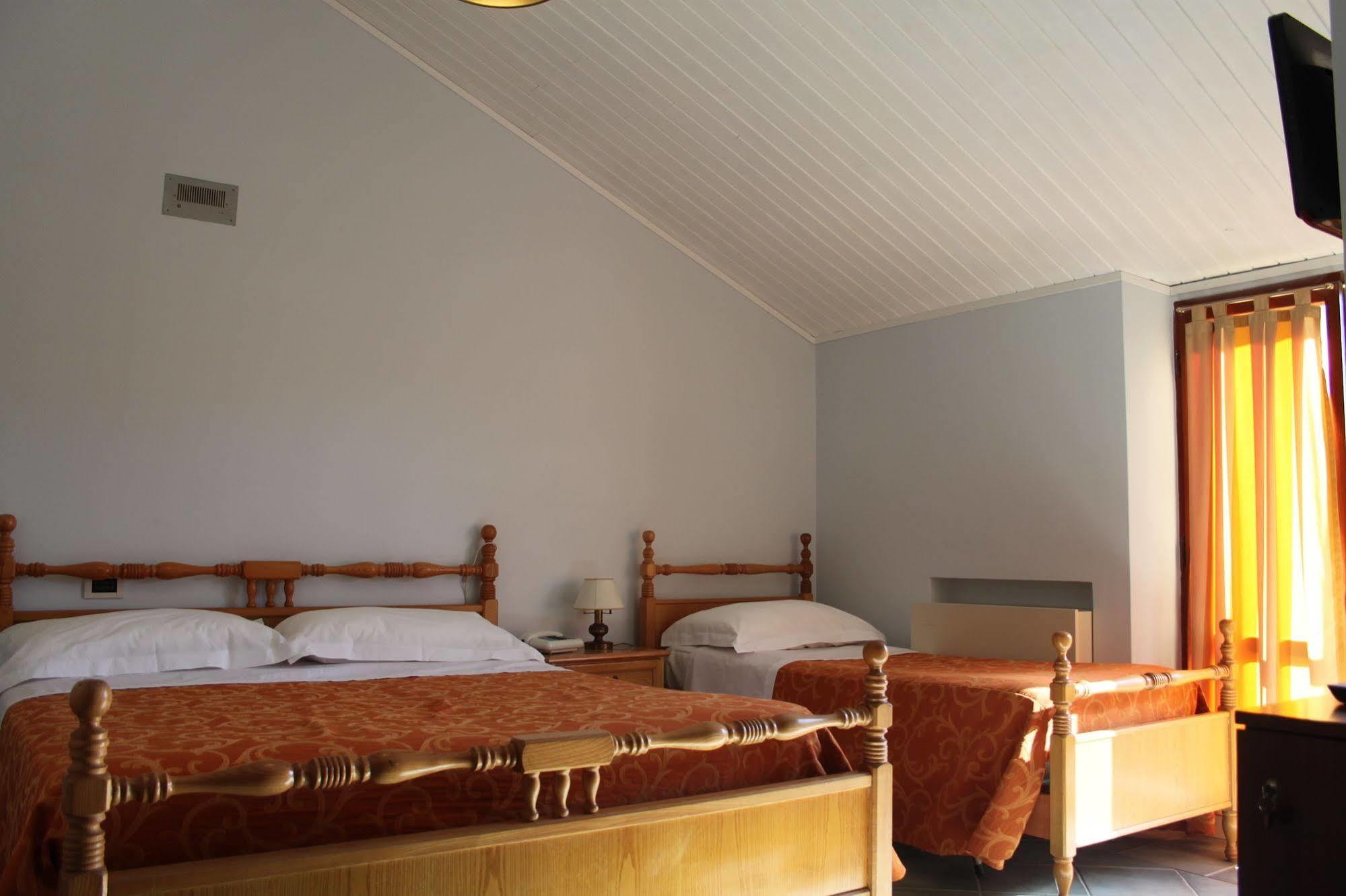 Hotel Girasole Civitanova Marche Esterno foto