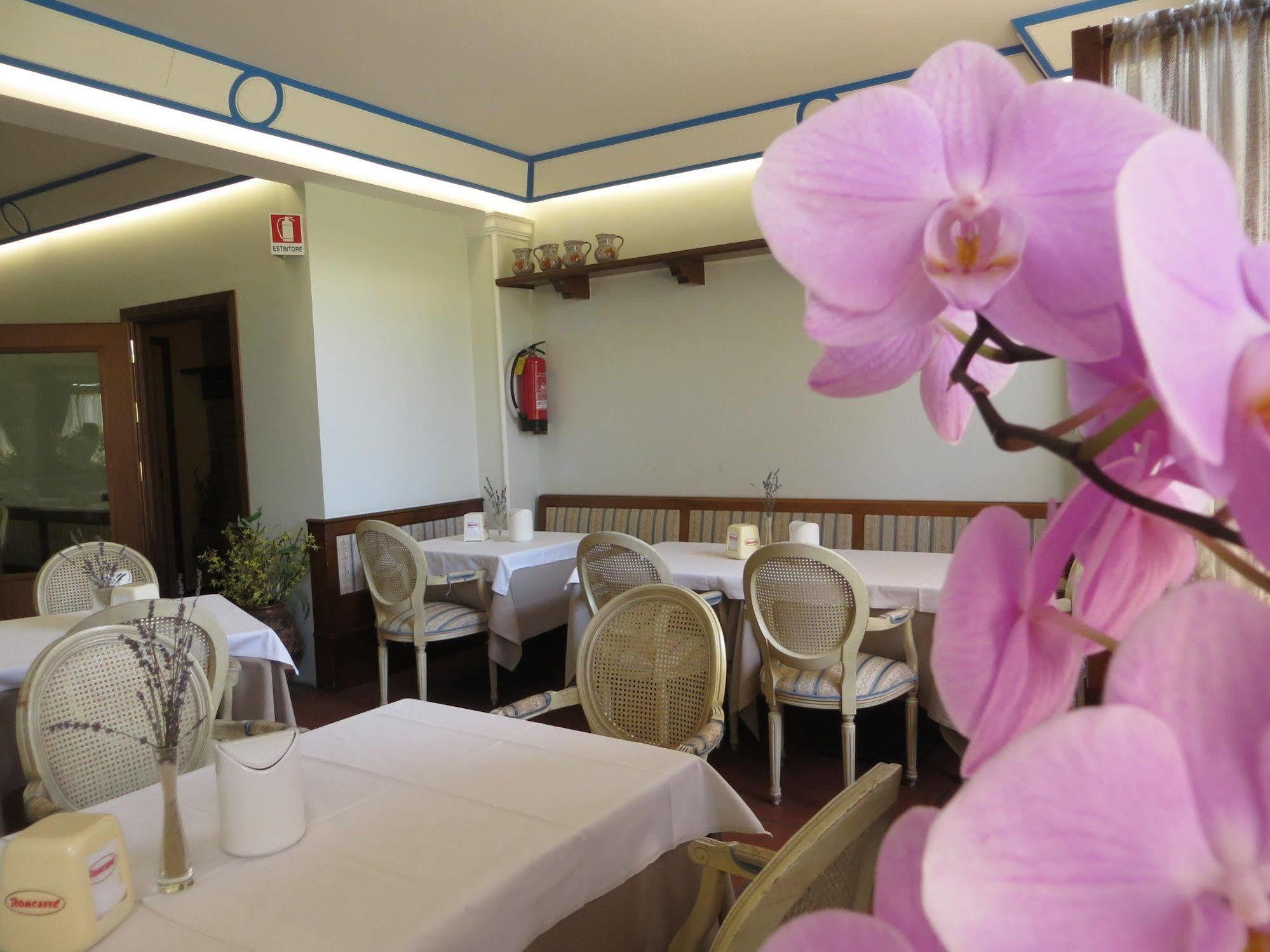 Hotel Girasole Civitanova Marche Esterno foto