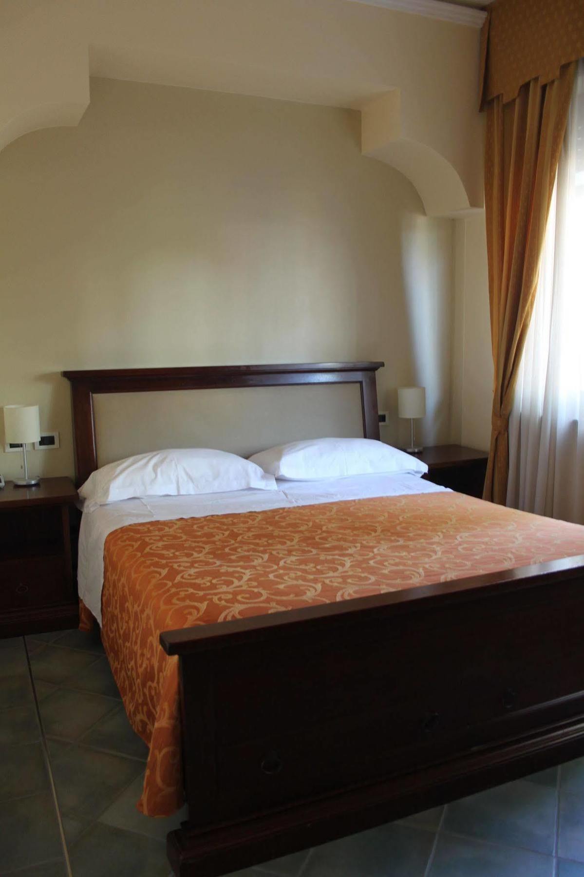 Hotel Girasole Civitanova Marche Esterno foto